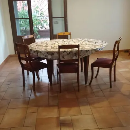 Queen S Giovanni Ideal For Families Or Large Group San Giovanni in Persiceto