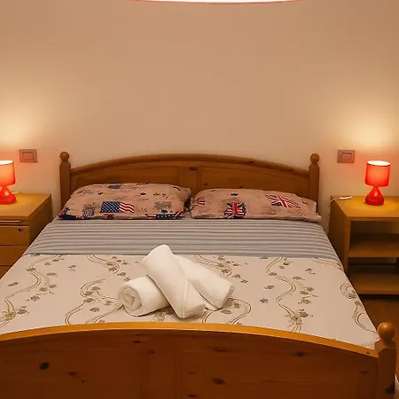 Queen S Giovanni Ideal For Families Or Large Group