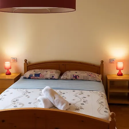 Queen S Giovanni Ideal For Families Or Large Group Διαμέρισμα