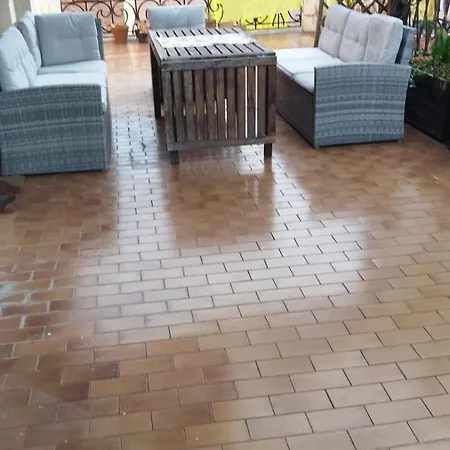 Queen S Giovanni Ideal For Families Or Large Group