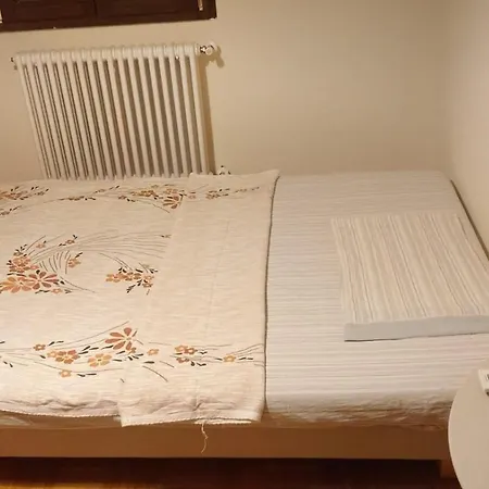 Queen S Giovanni Ideal For Families Or Large Group San Giovanni in Persiceto