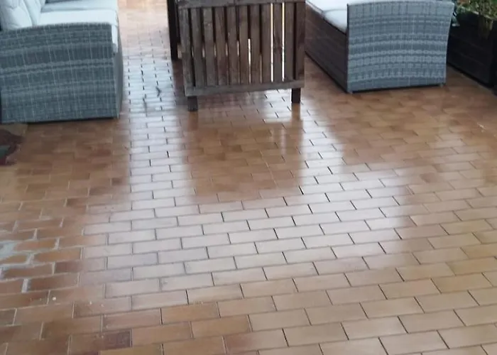 Queen S Giovanni Ideal For Families Or Large Group